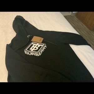 Burberry sweatshirt size large